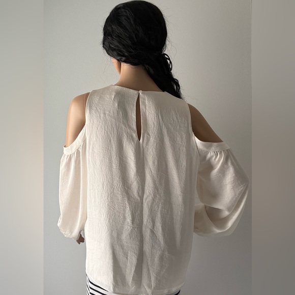 Express Cold Shoulder Long Sleeve Top Size Medium Beige loose style Fully lined - Picture 3 of 11